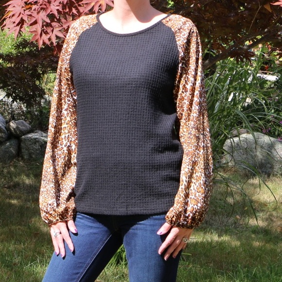 Black waffle knit top with leopard sleeves - Picture 2 of 4